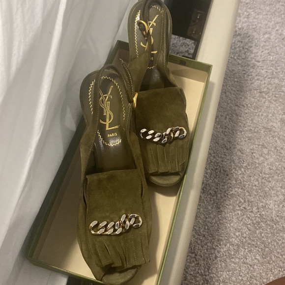 Authentic ysl shoes only worn once - Picture 2 of 5